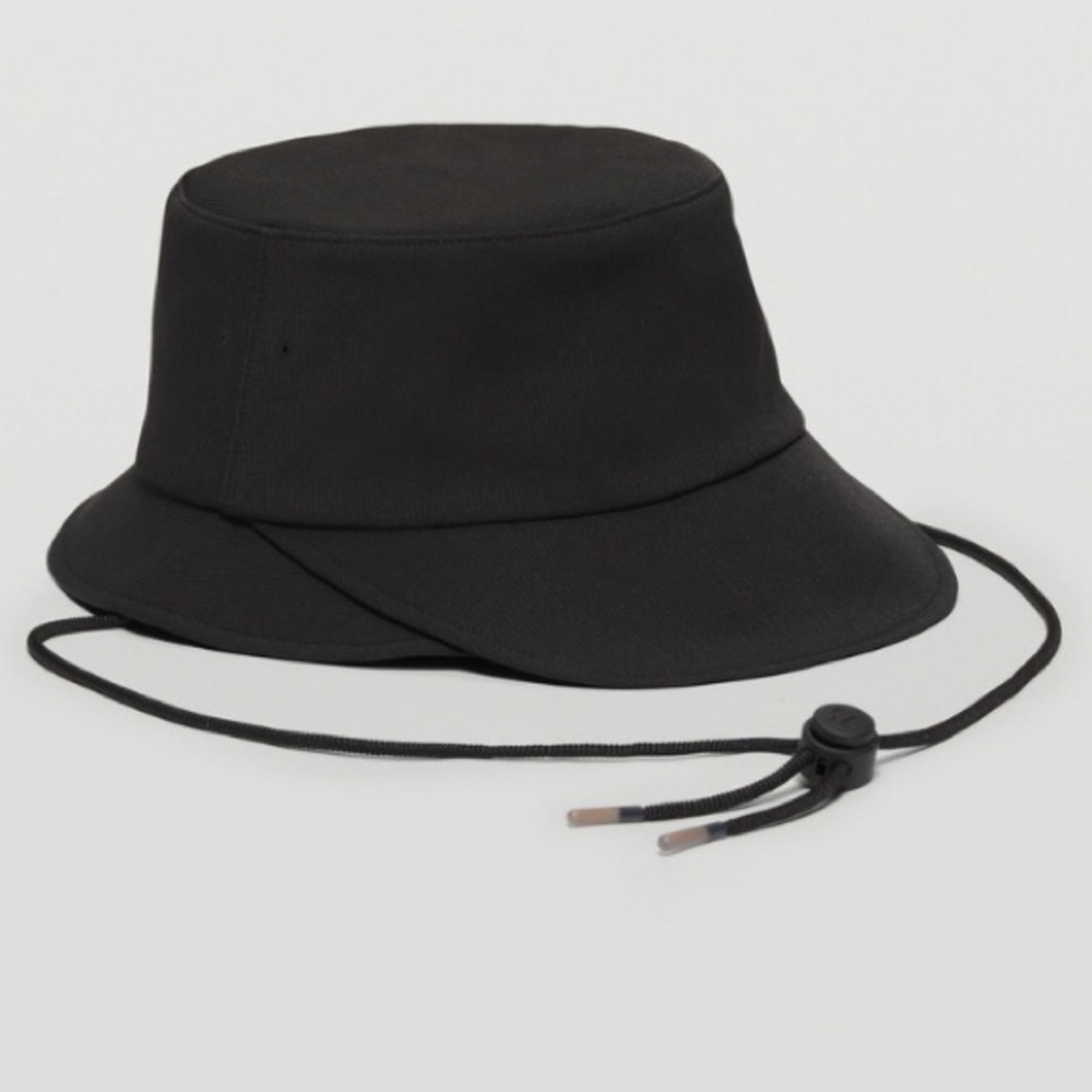 Wide brim bucket hat with strap